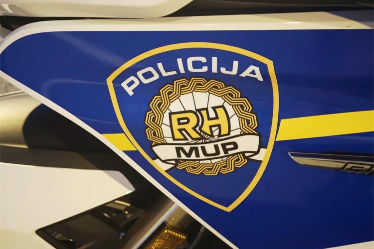 Slika /PU splitsko-dalmatinska 2025 NOVO/Promet/policija znak.jpg